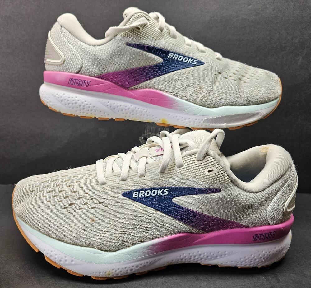 Brooks Women 8 Comfy footwear